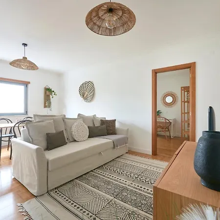 With Private Terrace & Car Garage Apartment Lisbon