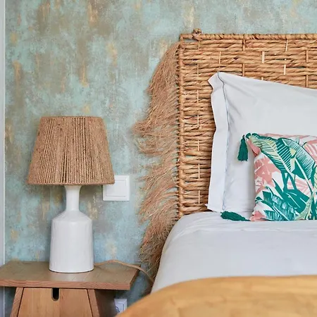 アパート With Private Terrace & Car Garage リスボン