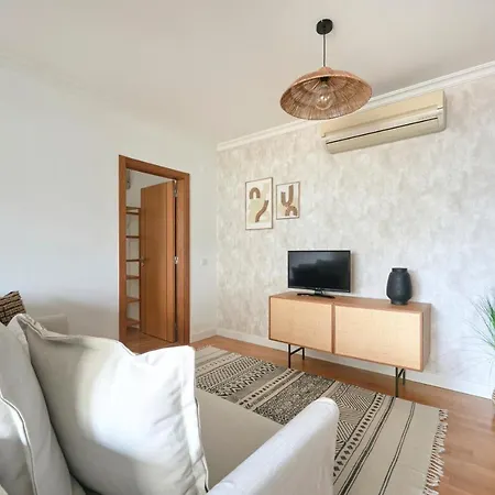 Apartment With Private Terrace & Car Garage
