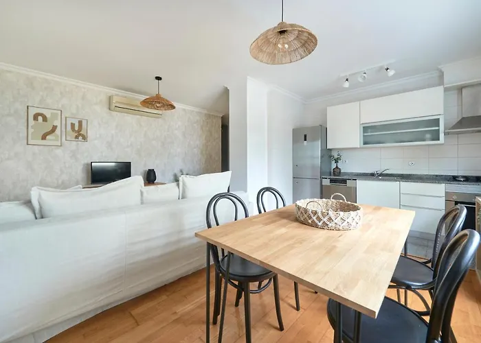 With Private Terrace & Car Garage Apartamento Lisboa