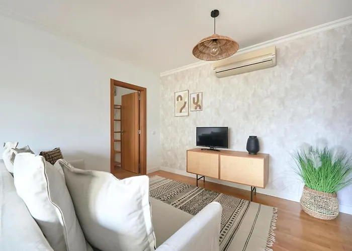 Lejlighed With Private Terrace & Car Garage